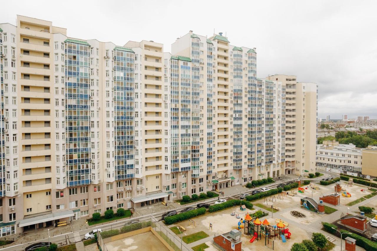 Arenda Kvartiry V Bazhovskom Apartamento Ekaterinburg Exterior foto